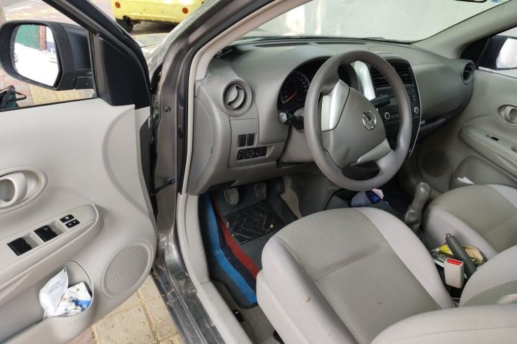 Used Nissan Sunny 2015 1.5XE Manual Elite Edition Driver Seat