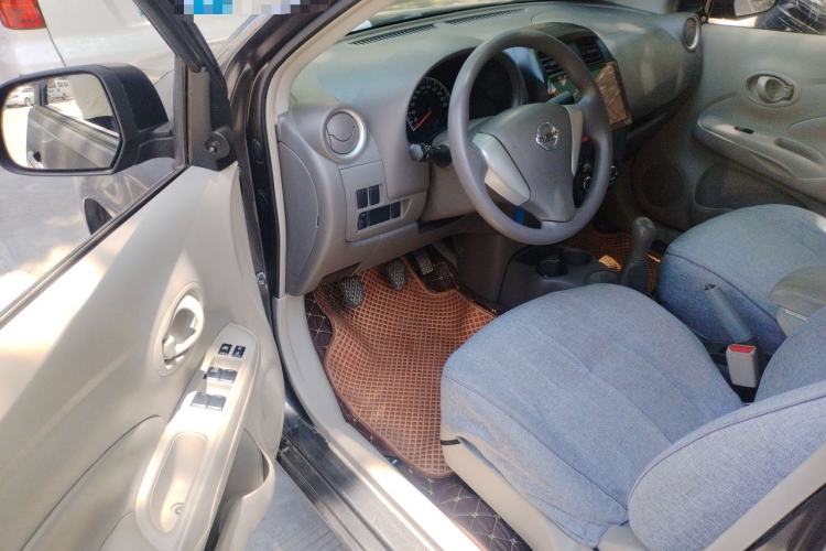 Used Nissan Sunny 2015 1.5XE Manual Comfort Edition Driver Seat
