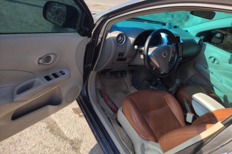 Used Nissan Sunny 2015 1.5XE Manual Comfort Edition Driver Seat