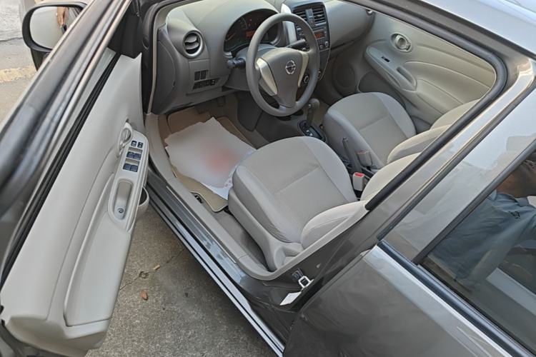 Used Nissan Sunny 2015 1.5XE CVT Elite Edition Driver Seat