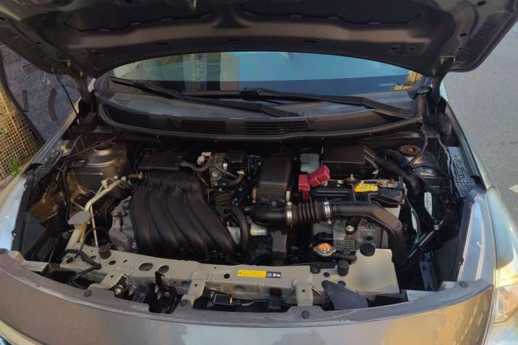 Used Nissan Sunny 2015 1.5XE CVT Comfort Edition Engine Bay