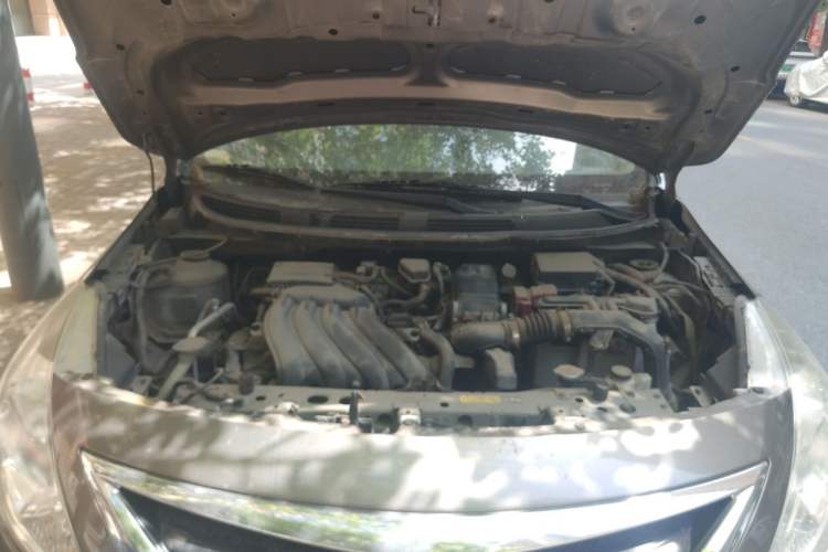 Used Nissan Sunny 2015 1.5XE Manual Elite Edition Engine Bay
