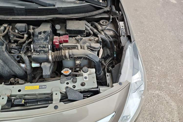 Used Nissan Sunny 2015 1.5XE Manual Comfort Edition Engine Bay Left