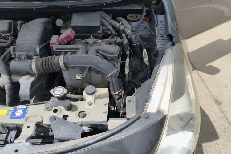 Used Nissan Sunny 2015 1.5XE Manual Elite Edition Engine Bay Left
