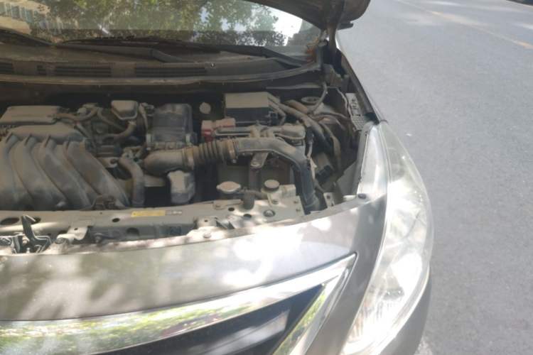 Used Nissan Sunny 2015 1.5XE Manual Elite Edition Engine Bay Left