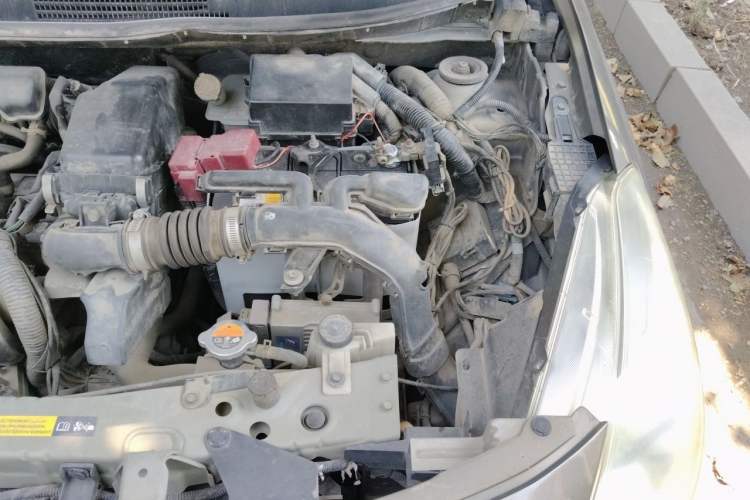 Used Nissan Sunny 2015 1.5XE Manual Comfort Edition Engine Bay Left
