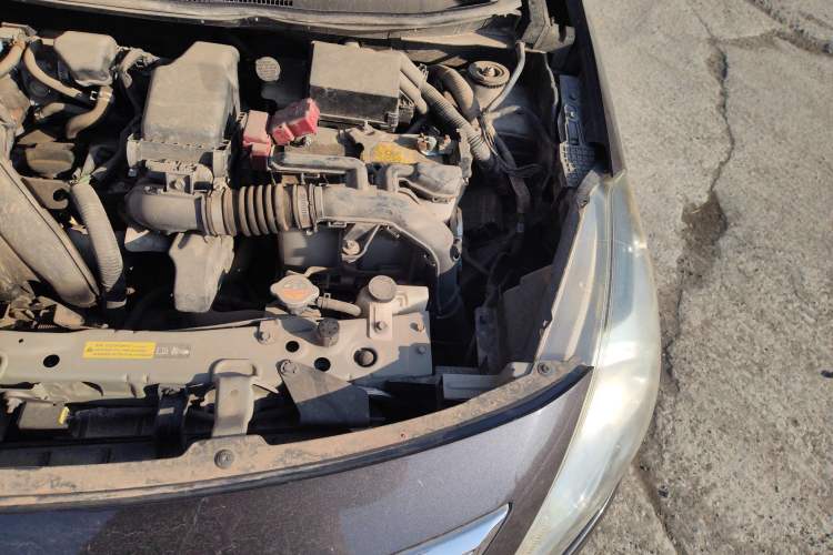 Used Nissan Sunny 2015 1.5XE Manual Comfort Edition Engine Bay Left