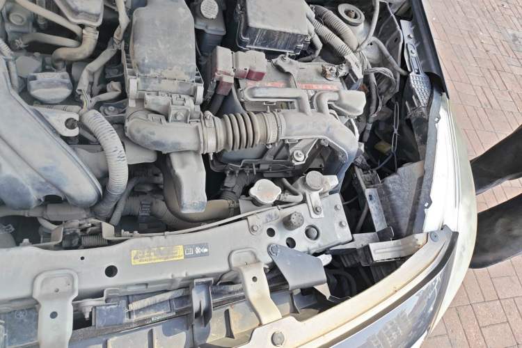 Used Nissan Sunny 2015 1.5XE Manual Elite Edition Engine Bay Left