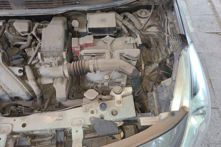 Used Nissan Sunny 2015 1.5XE Manual Comfort Edition Engine Bay Left