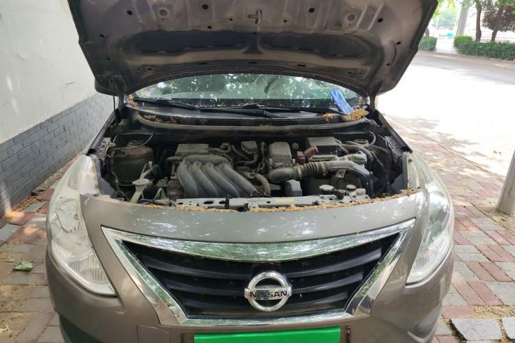Used Nissan Sunny 2015 1.5XE Manual Elite Edition Engine Bay