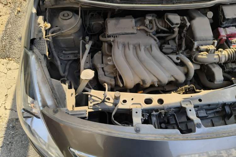 Used Nissan Sunny 2015 1.5XE CVT Comfort Edition Engine Bay Right