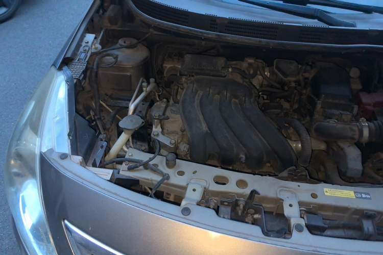 Used Nissan Sunny 2015 1.5XE CVT Comfort Edition Engine Bay Right