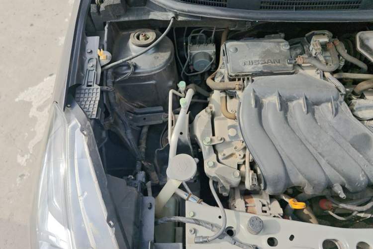 Used Nissan Sunny 2015 1.5XE CVT Master Edition Engine Bay Right