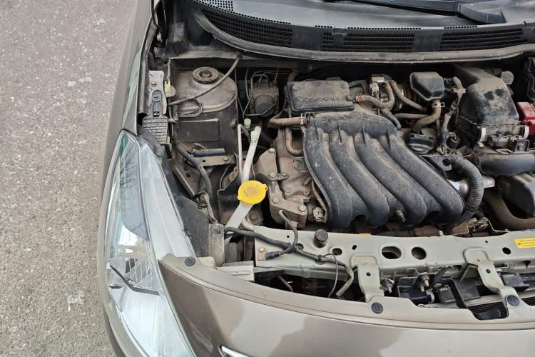 Used Nissan Sunny 2015 1.5XE Manual Comfort Edition Engine Bay Right