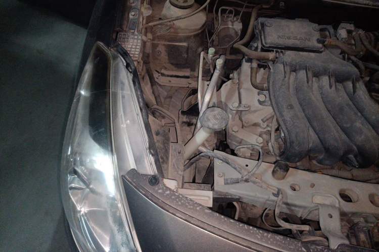 Used Nissan Sunny 2015 1.5XE Manual Comfort Edition Engine Bay Right