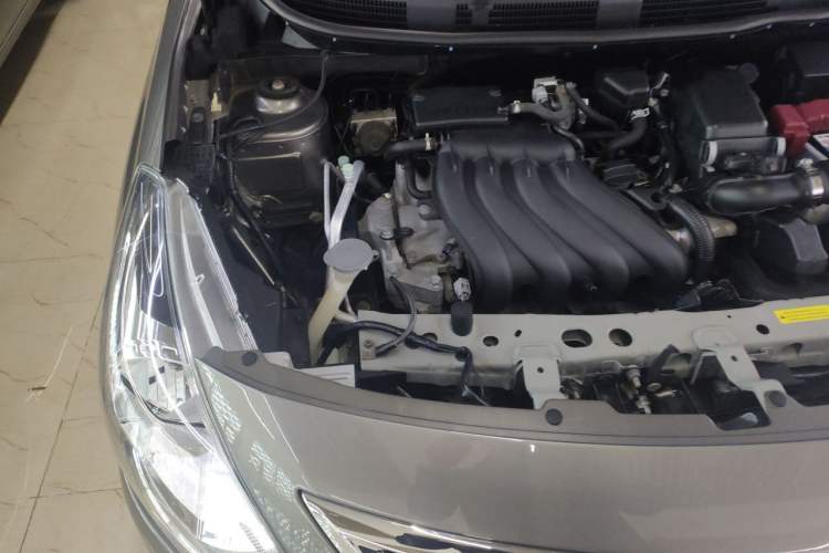 Used Nissan Sunny 2015 1.5XE CVT Master Edition Engine Bay Right