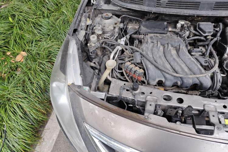 Used Nissan Sunny 2015 1.5XE Manual Comfort Edition Engine Bay Right