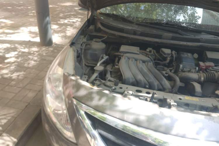 Used Nissan Sunny 2015 1.5XE Manual Elite Edition Engine Bay Right