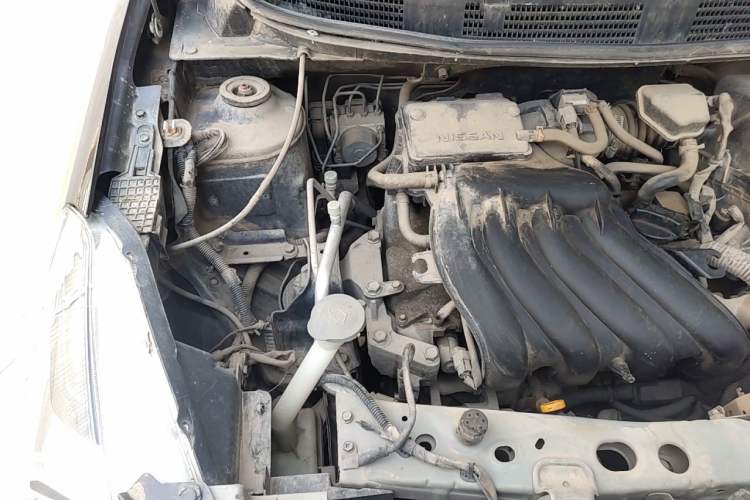 Used Nissan Sunny 2015 1.5XE Manual Comfort Edition Engine Bay Right