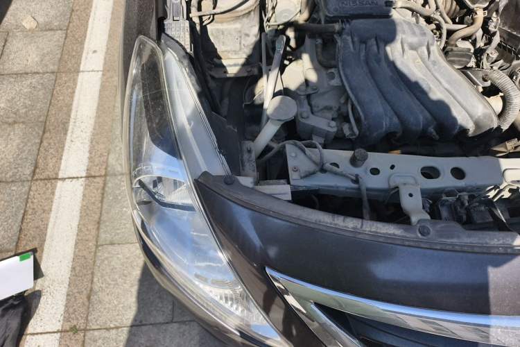 Used Nissan Sunny 2015 1.5XE CVT Master Edition Engine Bay Right
