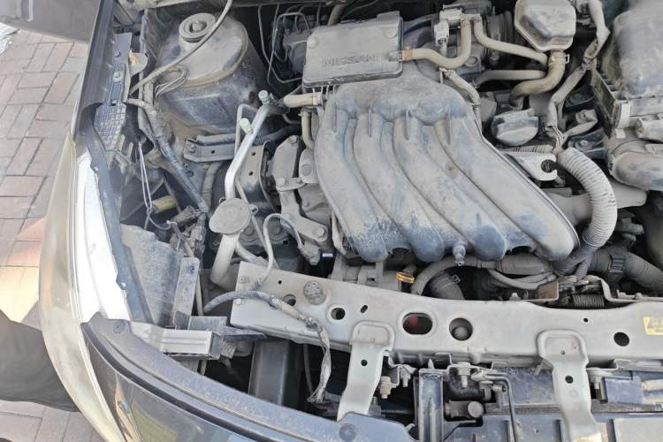 Used Nissan Sunny 2015 1.5XE Manual Elite Edition Engine Bay Right