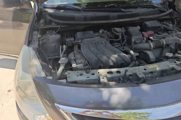 Used Nissan Sunny 2015 1.5XE Manual Comfort Edition Engine Bay Right