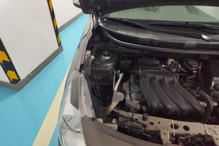Used Nissan Sunny 2015 1.5XE CVT Master Edition Engine Bay Right