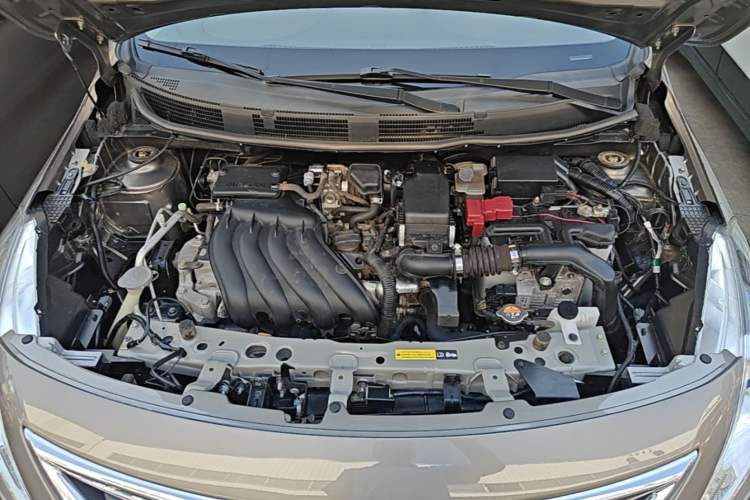 Used Nissan Sunny 2015 1.5XE CVT Elite Edition Engine Bay