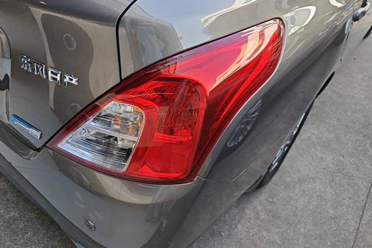 Used Nissan Sunny 2015 1.5XE CVT Elite Edition Exterior 3