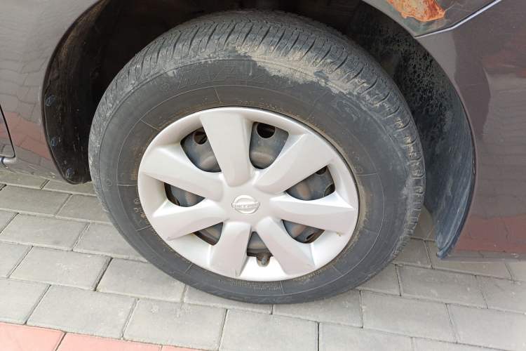 Used Nissan Sunny 2015 1.5XE CVT Comfort Edition Exterior 4