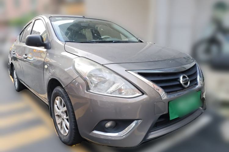 Used Nissan Sunny 2015 1.5XE CVT Comfort Edition Front Right 45 Deg