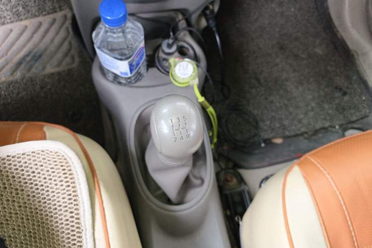 Used Nissan Sunny 2015 1.5XE Manual Comfort Edition Gear Lever