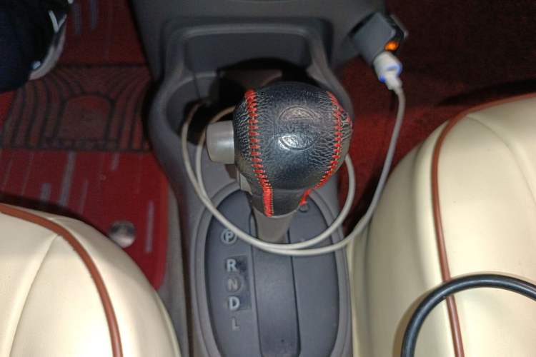 Used Nissan Sunny 2015 1.5XE CVT Comfort Edition Gear Lever