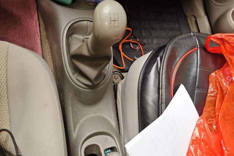 Used Nissan Sunny 2015 1.5XE Manual Comfort Edition Gear Lever