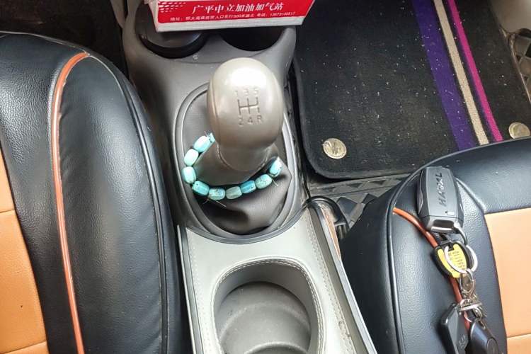 Used Nissan Sunny 2015 1.5XE Manual Comfort Edition Gear Lever