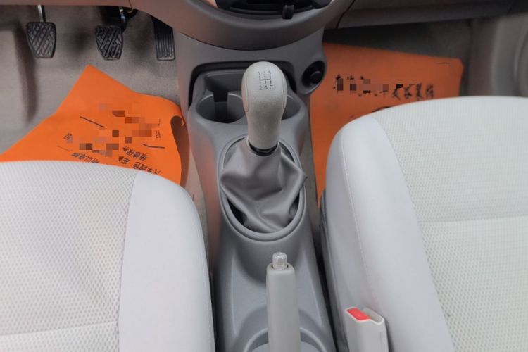 Used Nissan Sunny 2015 1.5XE Manual Master Edition Gear Lever