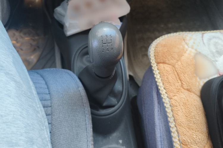 Used Nissan Sunny 2015 1.5XE Manual Master Edition Gear Lever