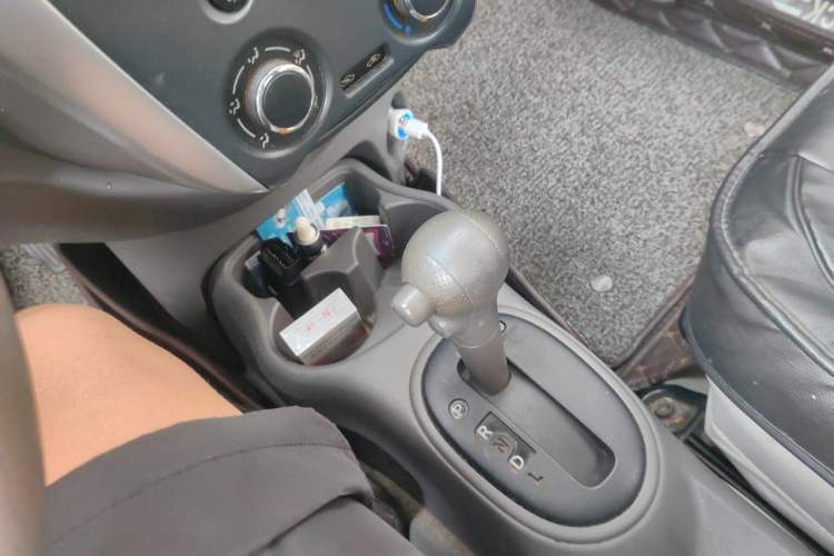 Used Nissan Sunny 2015 1.5XE CVT Comfort Edition Gear Lever