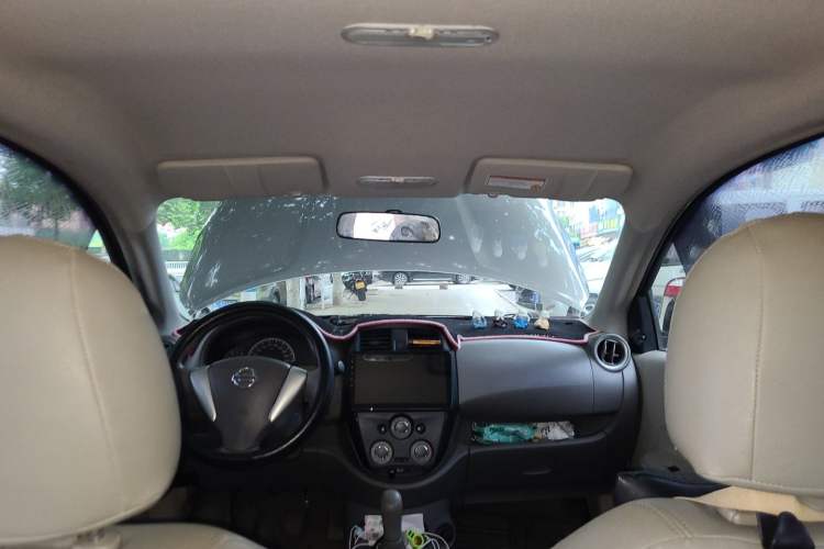 Used Nissan Sunny 2015 1.5XE Manual Comfort Edition Headliner