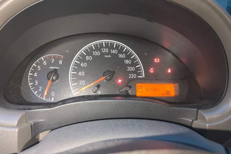 Used Nissan Sunny 2015 1.5XE CVT Comfort Edition Instrument Cluster
