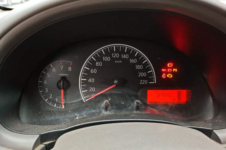 Used Nissan Sunny 2015 1.5XE Manual Comfort Edition Instrument Cluster