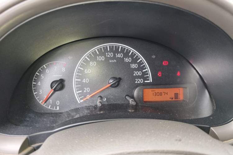 Used Nissan Sunny 2015 1.5XE Manual Comfort Edition Instrument Cluster