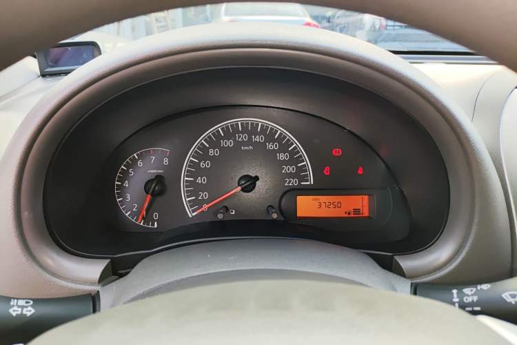 Used Nissan Sunny 2015 1.5XE Manual Comfort Edition Instrument Cluster