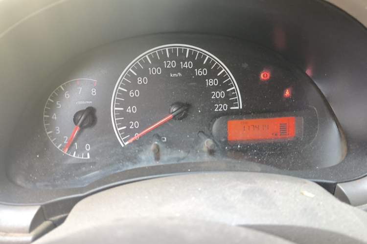 Used Nissan Sunny 2015 1.5XE Manual Comfort Edition Instrument Cluster