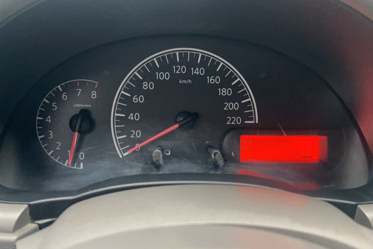 Used Nissan Sunny 2015 1.5XE CVT Master Edition Instrument Cluster
