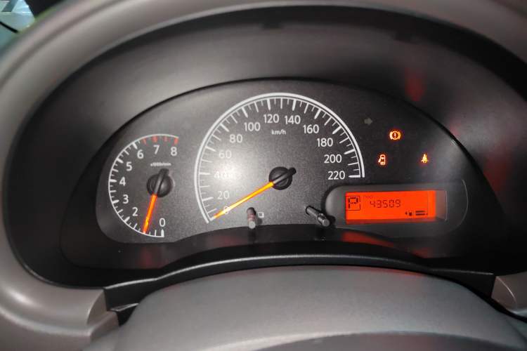 Used Nissan Sunny 2015 1.5XE CVT Comfort Edition Instrument Cluster