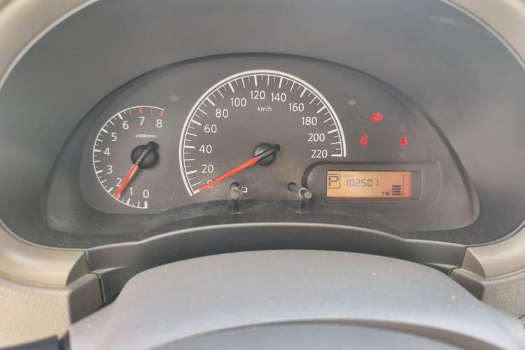 Used Nissan Sunny 2015 1.5XE CVT Master Edition Instrument Cluster