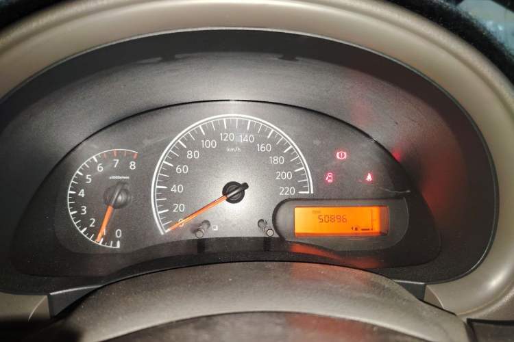 Used Nissan Sunny 2015 1.5XE Manual Comfort Edition Instrument Cluster