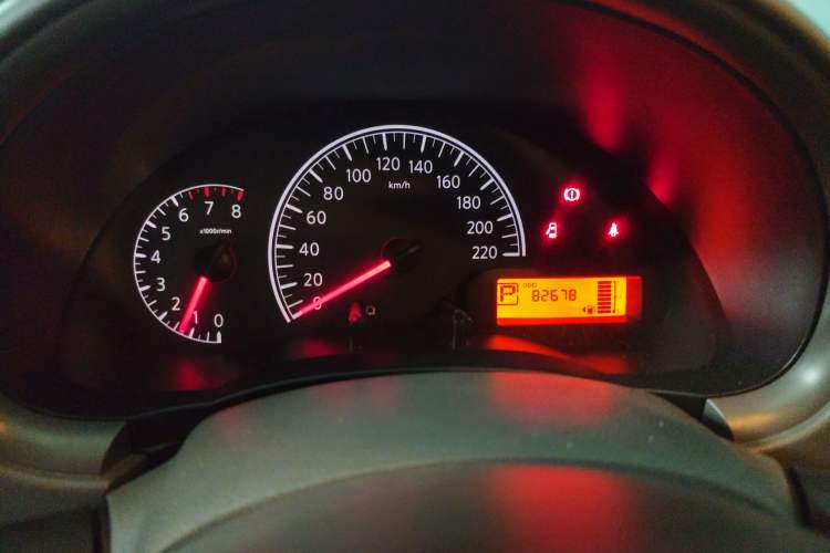 Used Nissan Sunny 2015 1.5XE CVT Master Edition Instrument Cluster
