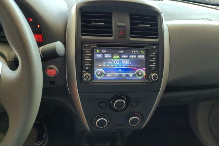 Used Nissan Sunny 2015 1.5XE CVT Master Edition Interior 2